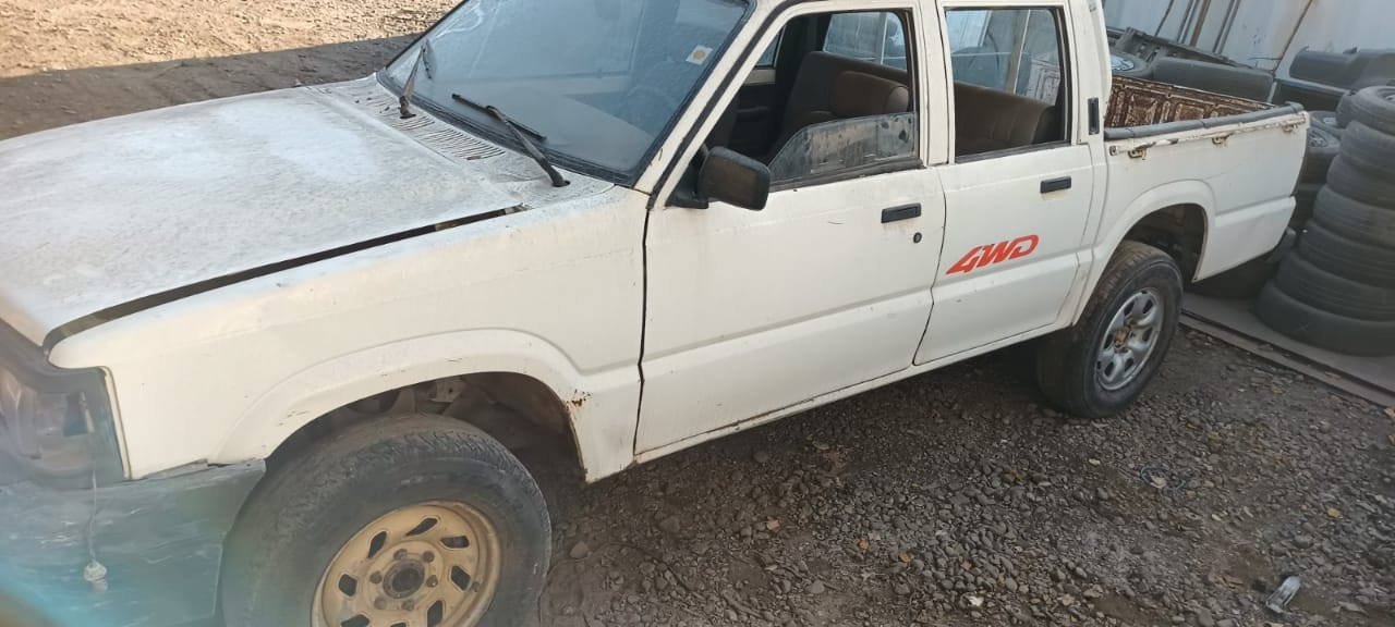  Mazda B2600  USADO